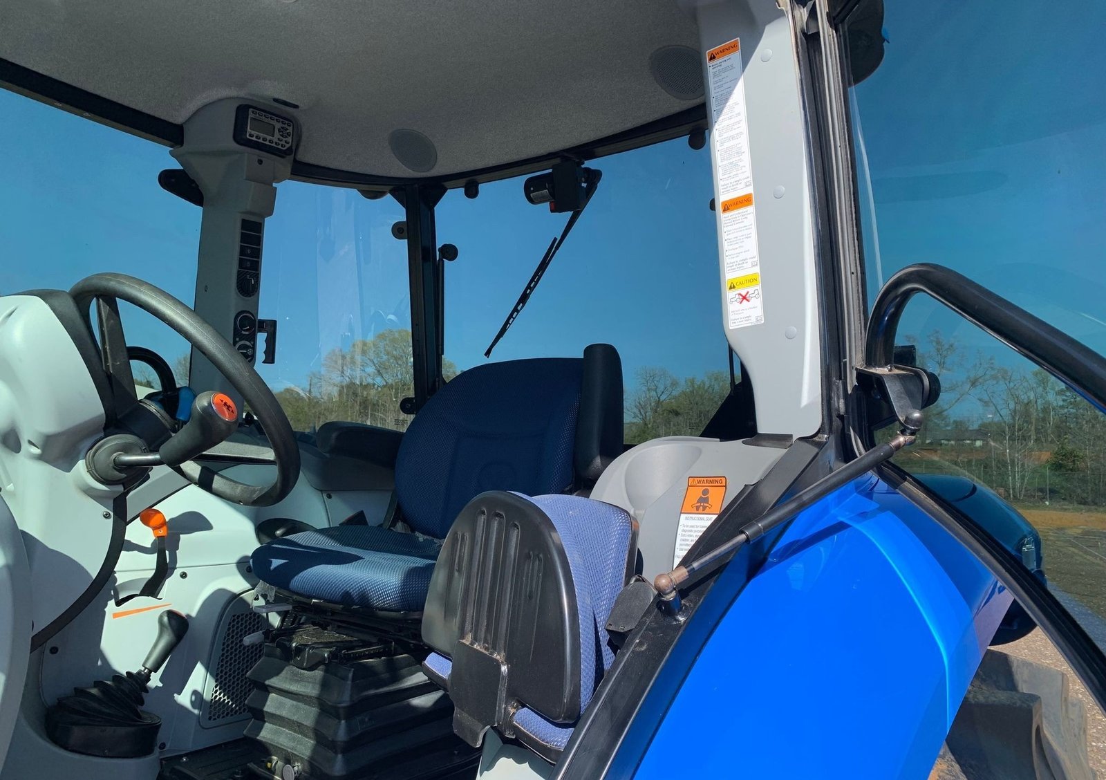 2017 New Holland T4.110 19