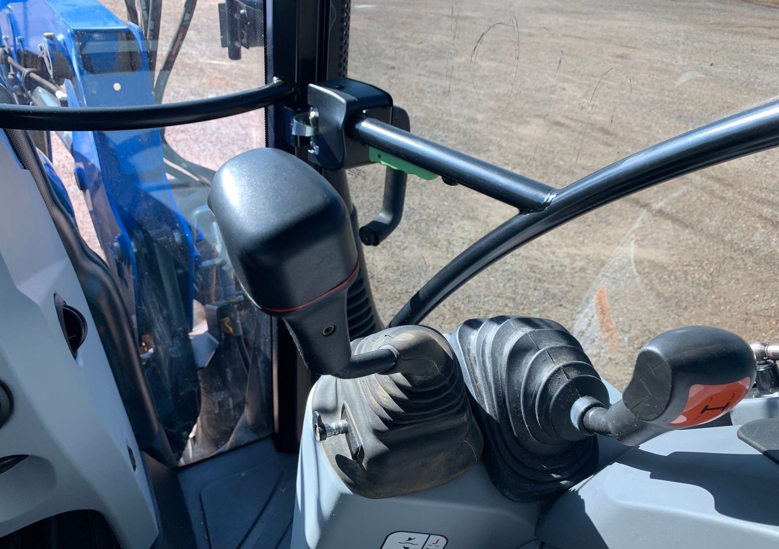 2017 New Holland T4.110 25