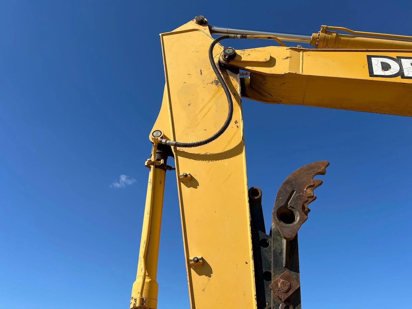 2005 Deere 160C LC 10