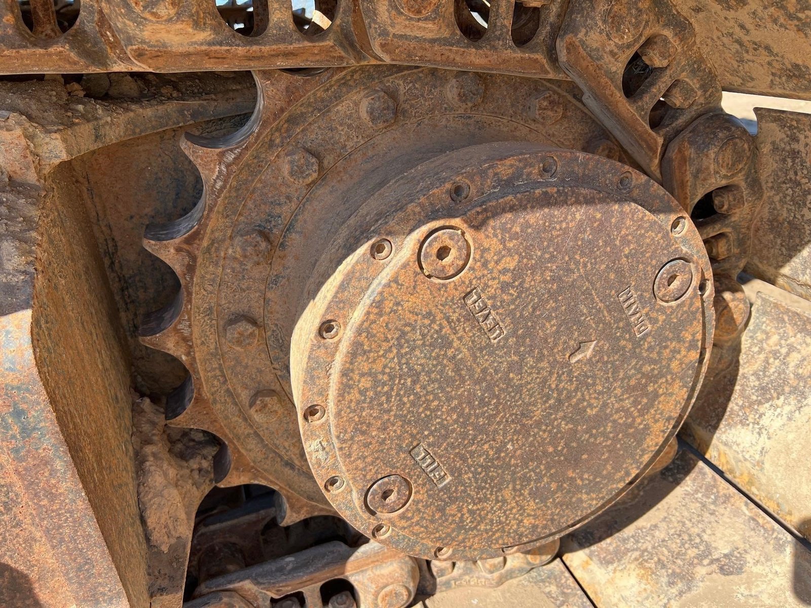 2005 Deere 160C LC 19