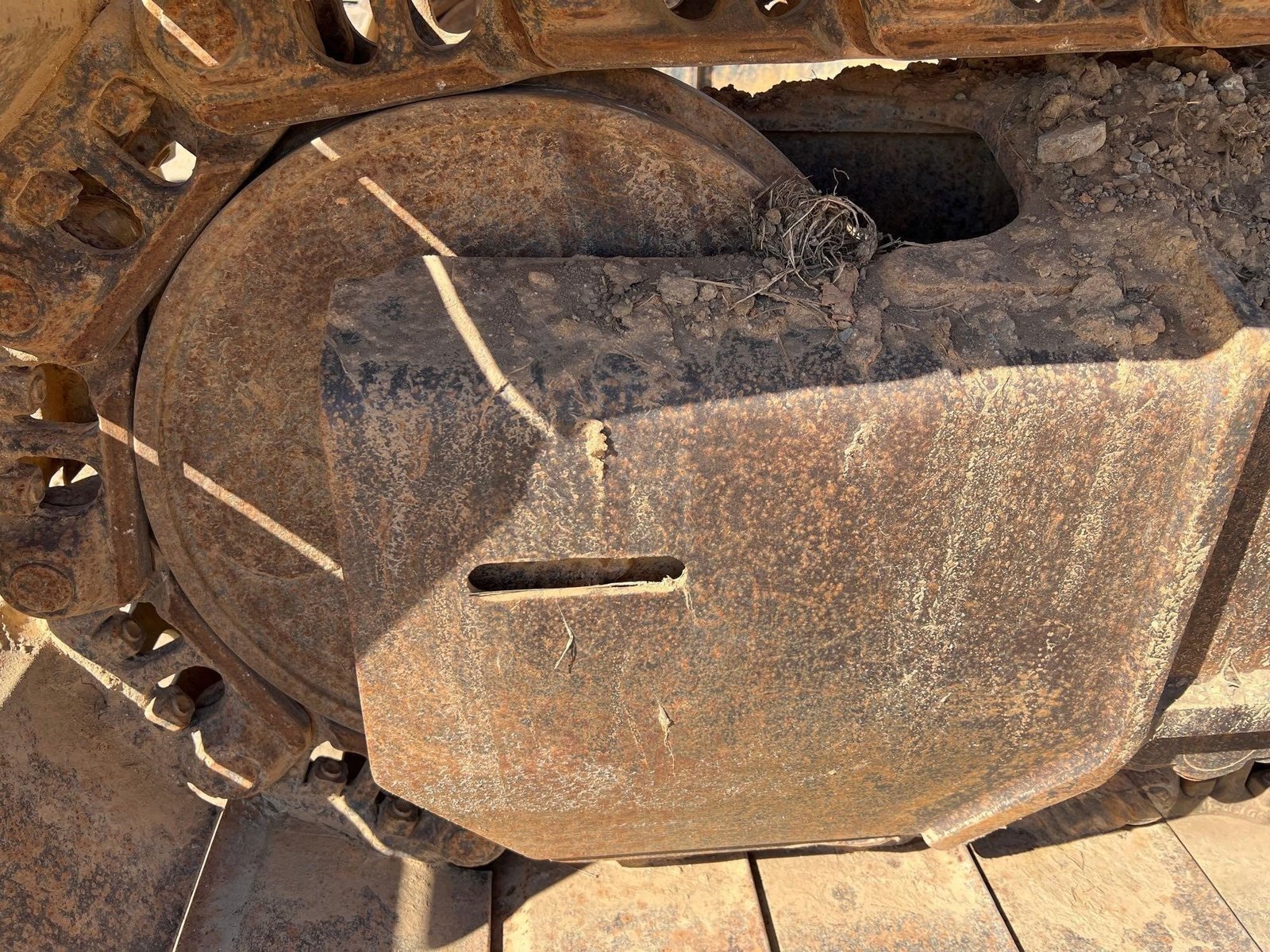 2005 Deere 160C LC 21