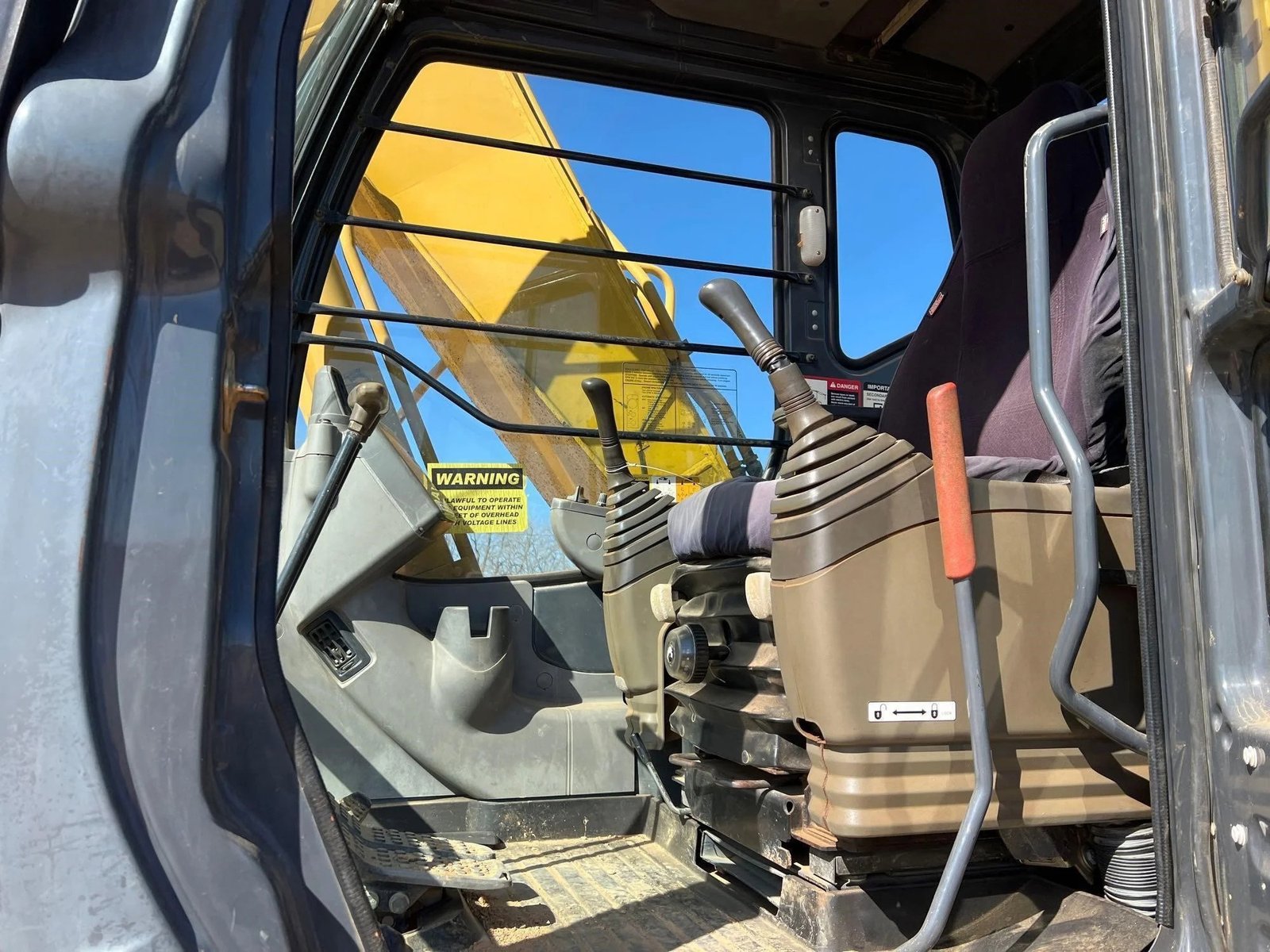 2005 Deere 160C LC 34