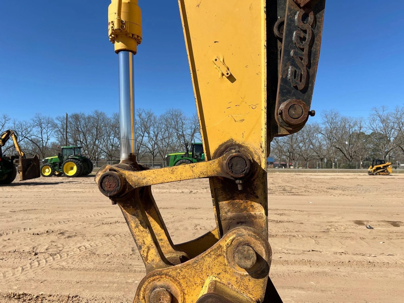 2005 Deere 160C LC 46