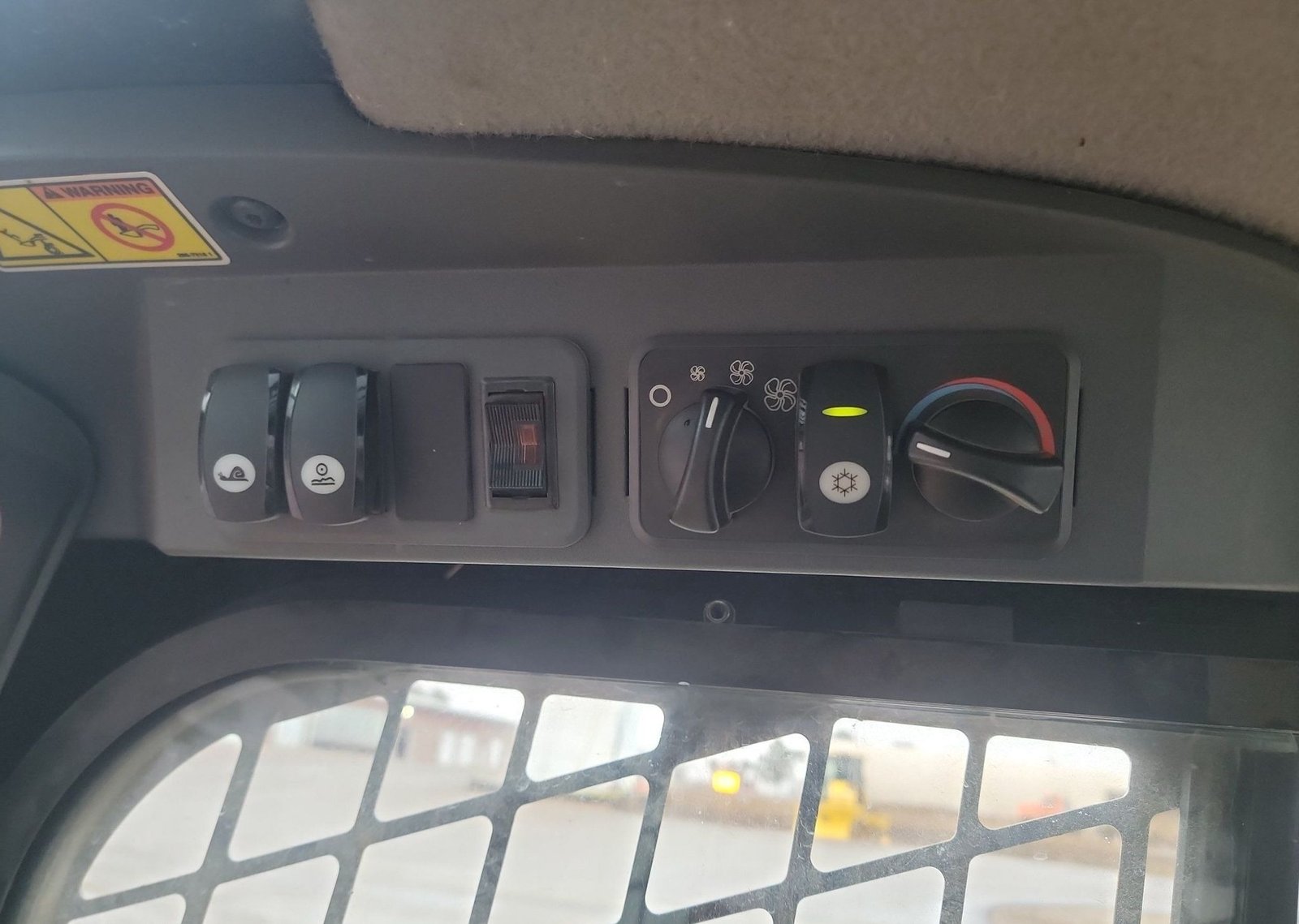 2013 Caterpillar 299DXHP 23