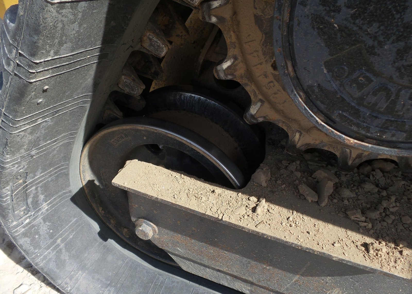 2013 John Deere 333D 14