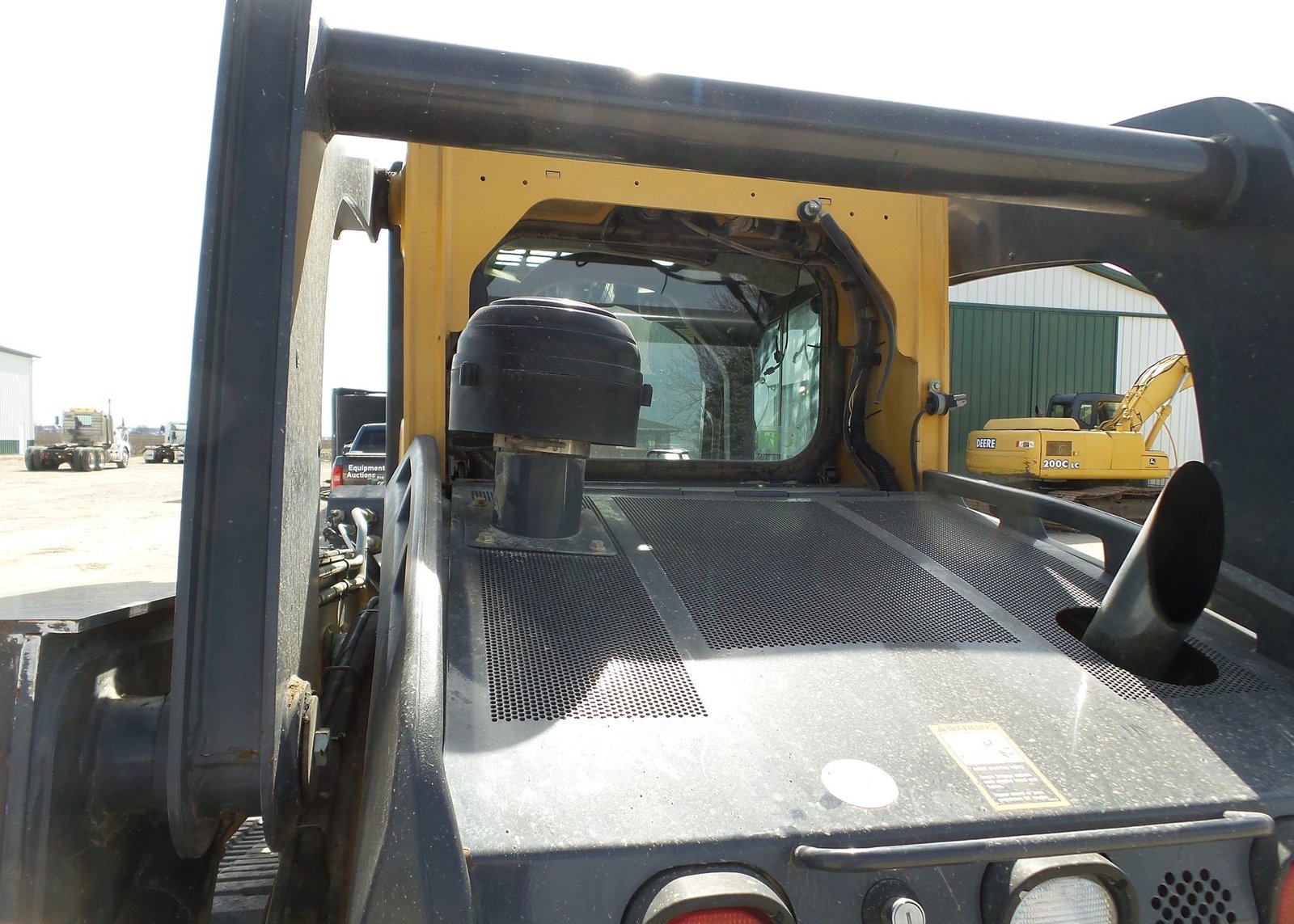 2013 John Deere 333D 18