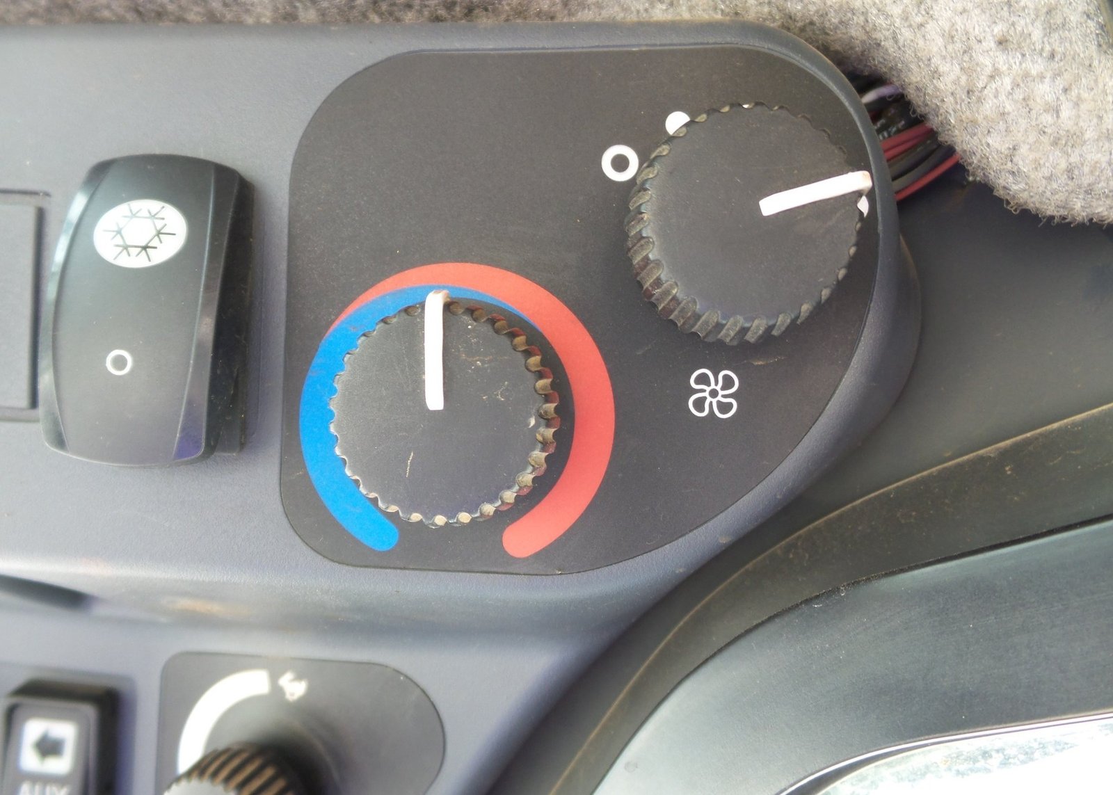 2013 John Deere 333D 37