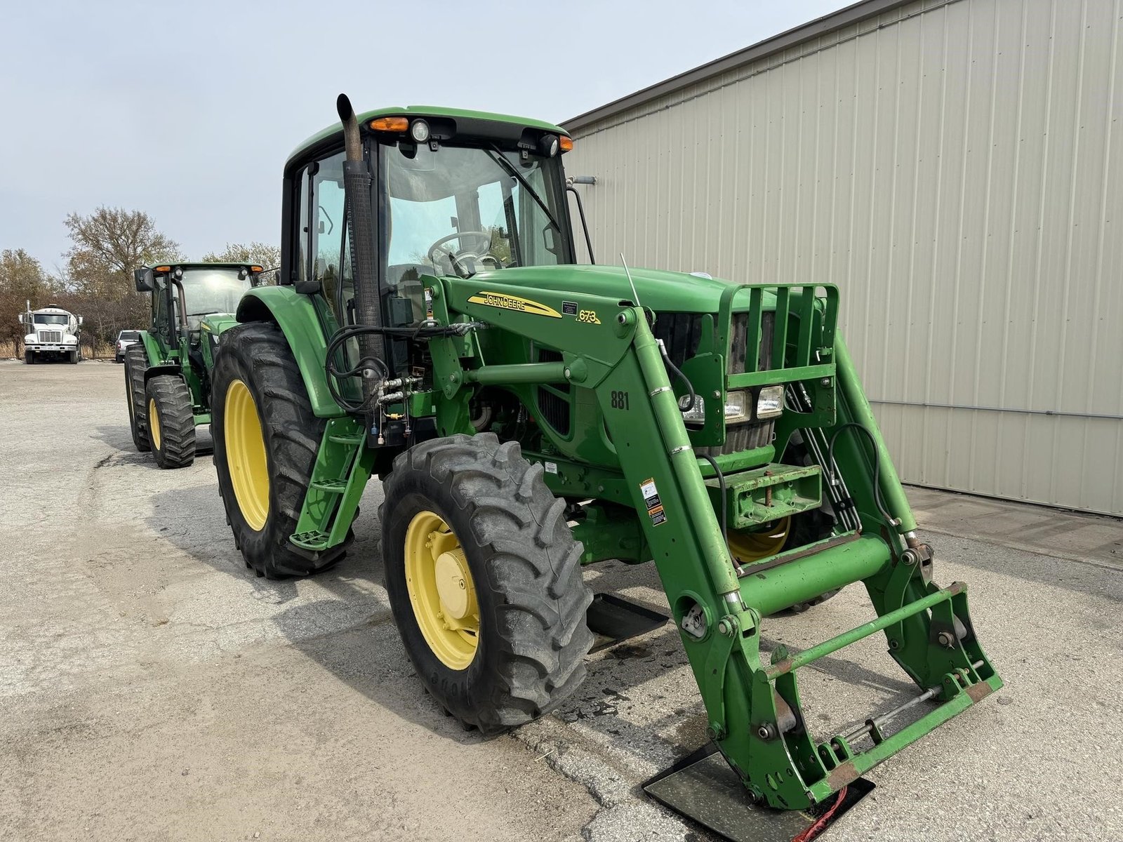 2011 John Deere 7130 2