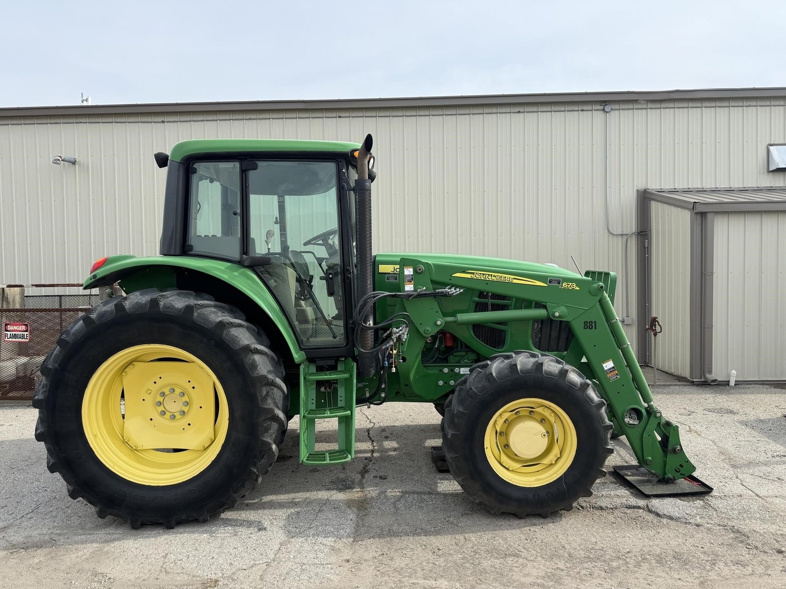 2011 John Deere 7130 4