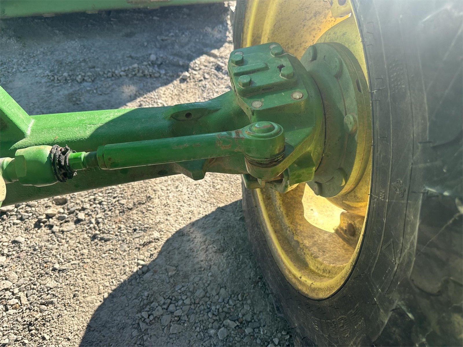 2014 John Deere 5085E 9