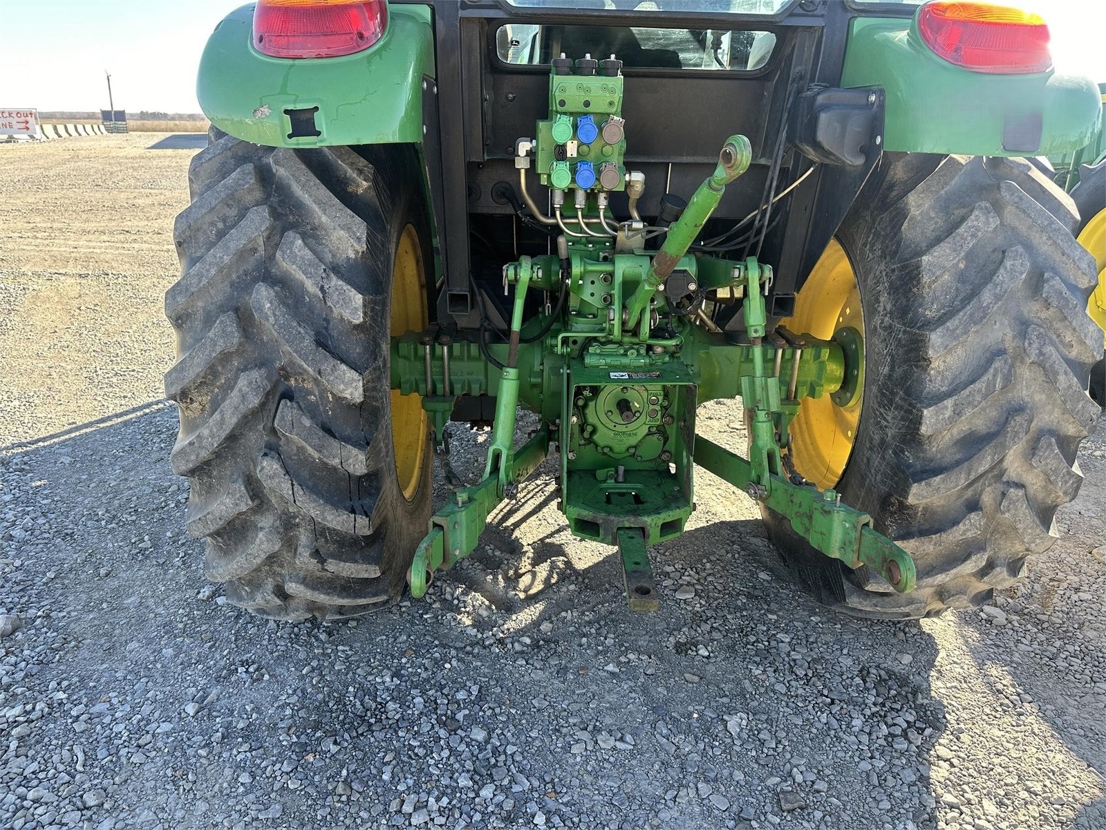 2014 John Deere 5085E 10