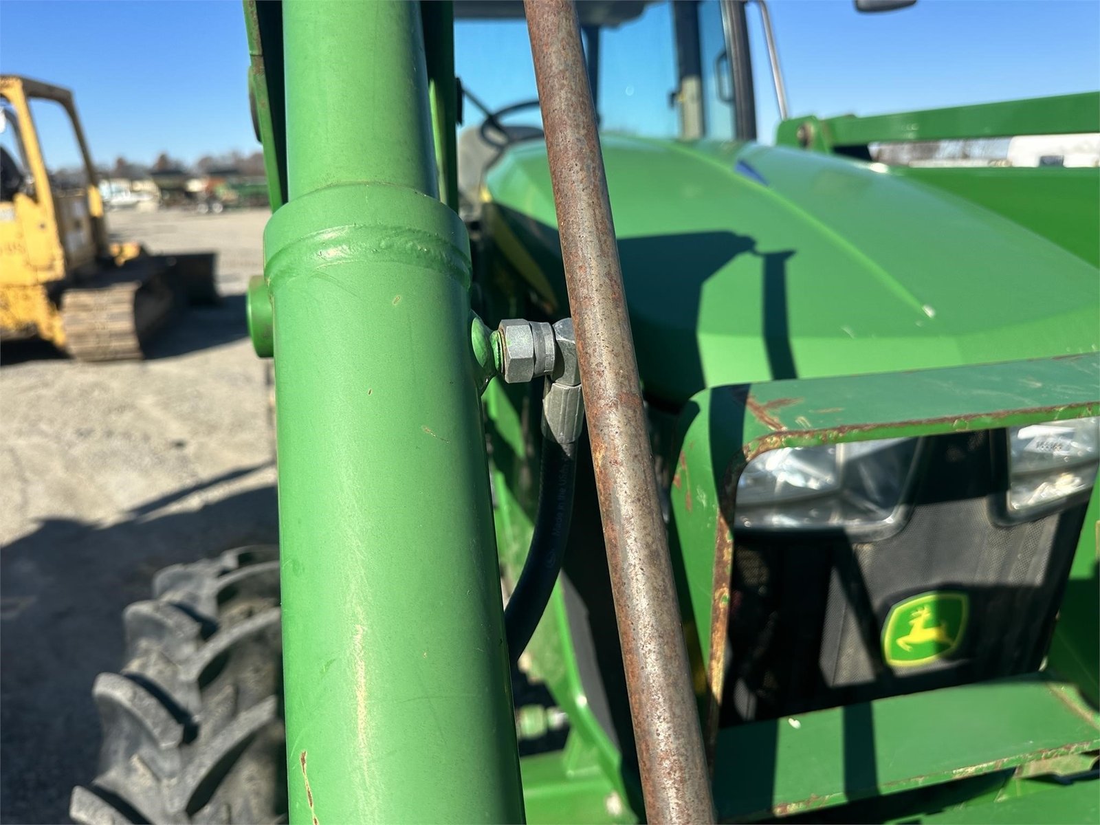 2014 John Deere 5085E 23