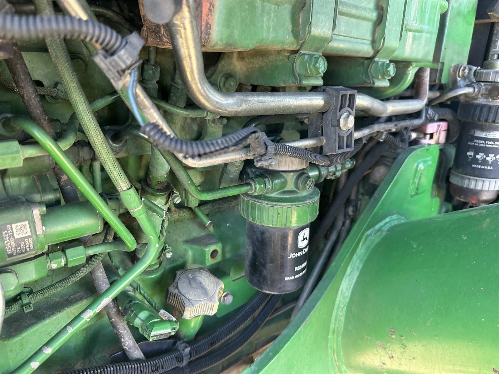 2014 John Deere 5085E 27