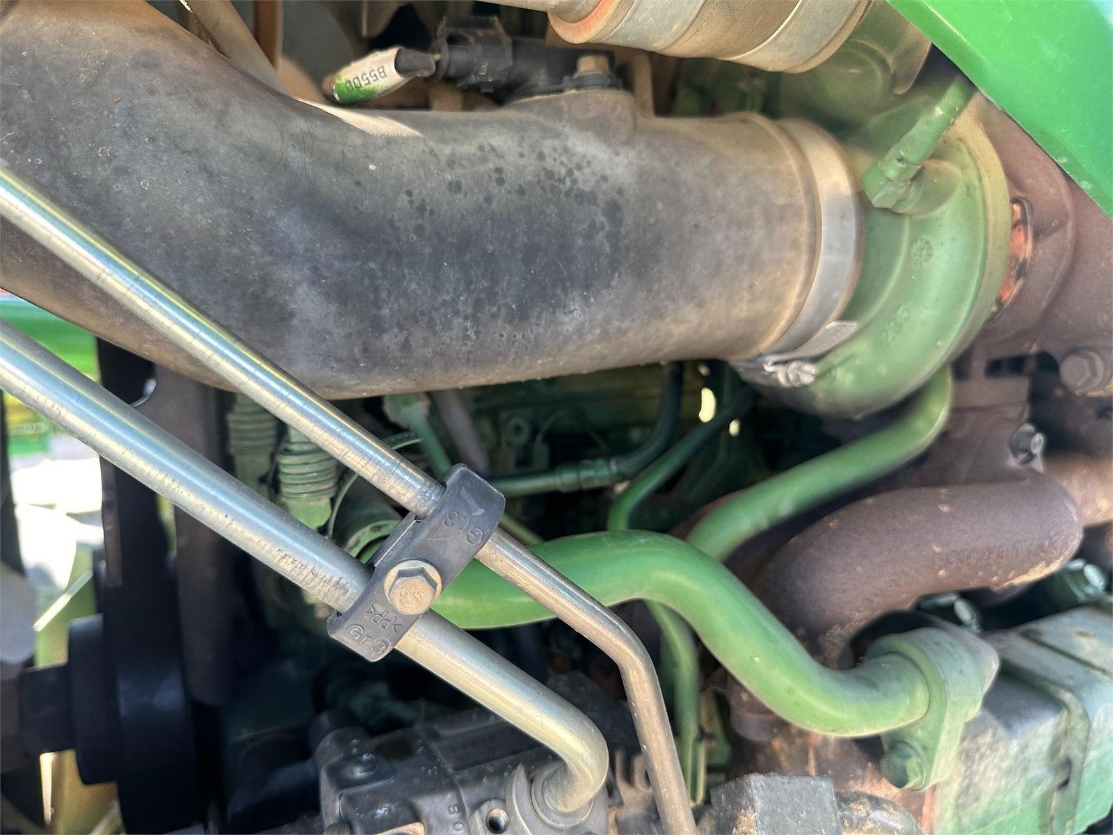 2014 John Deere 5085E 28