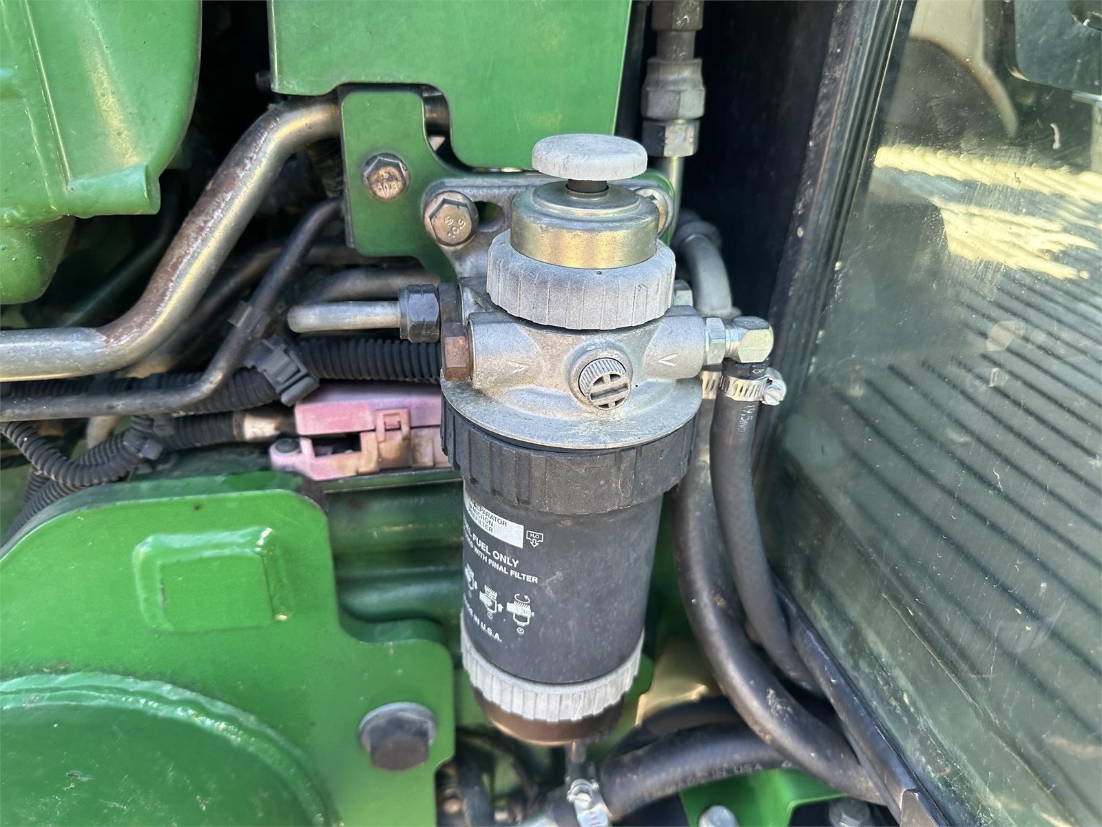 2014 John Deere 5085E 29