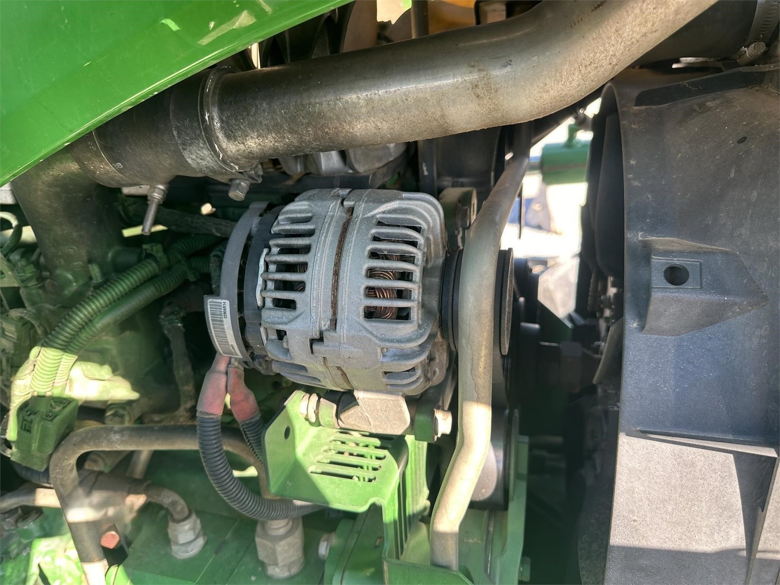 2014 John Deere 5085E 33