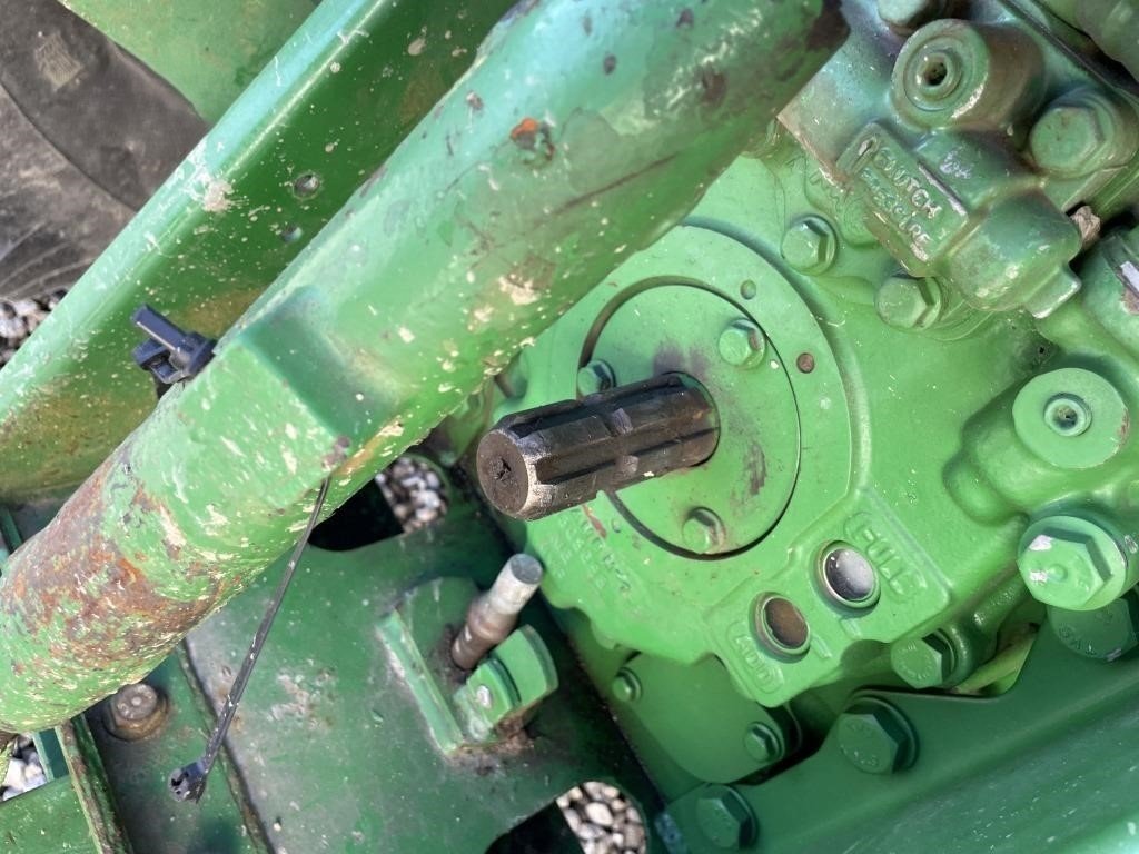 2015 John Deere 5075E 10