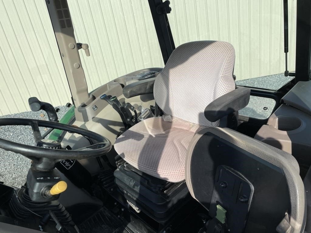 2015 John Deere 5075E 11